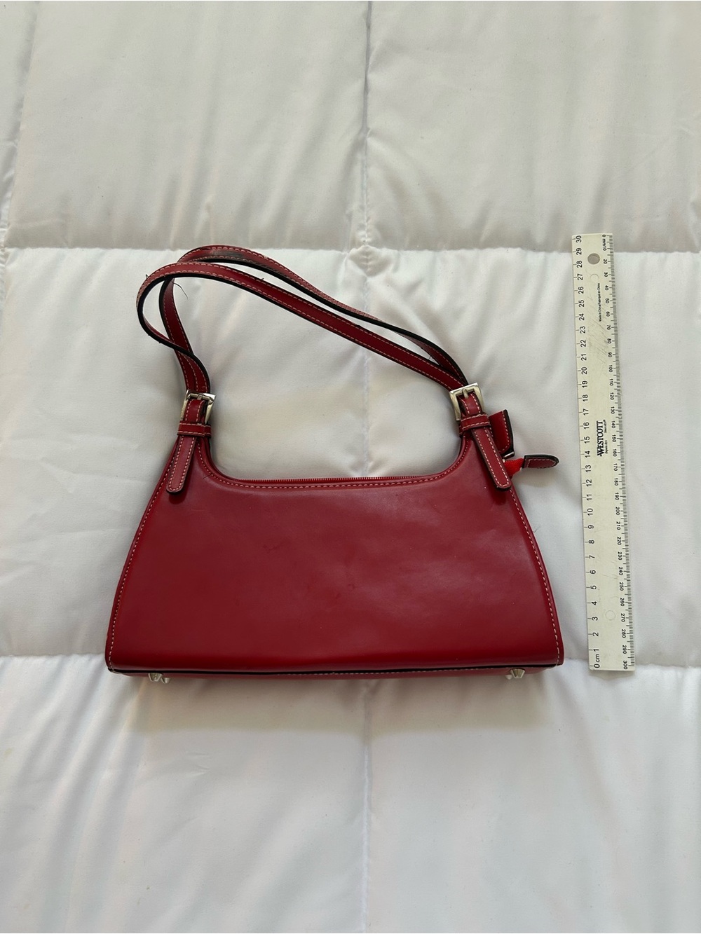 Classic Red Shoulder Bag - Picture 3 of 3